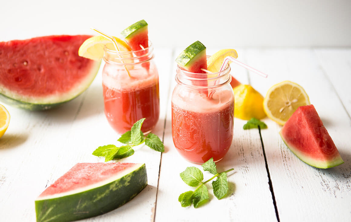 You are currently viewing Pizza With Chicken, Tomatoes and Basil